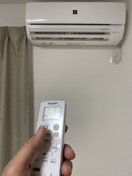 エアコン配管と室外機を整えて施工した完成例