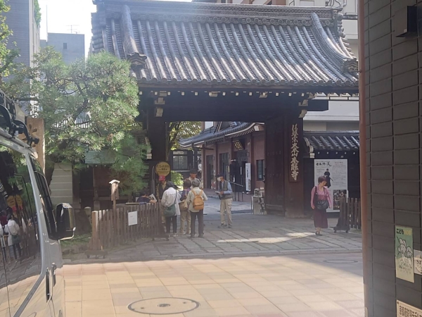 本能寺の近くでの現場到着ショット