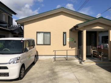 ①らいくデイサービス（地域密着型通所事業所）
②居宅介護支援事業所らいく（居宅介護支援事業所）

-----　　ライクサービス合同会社　　-----